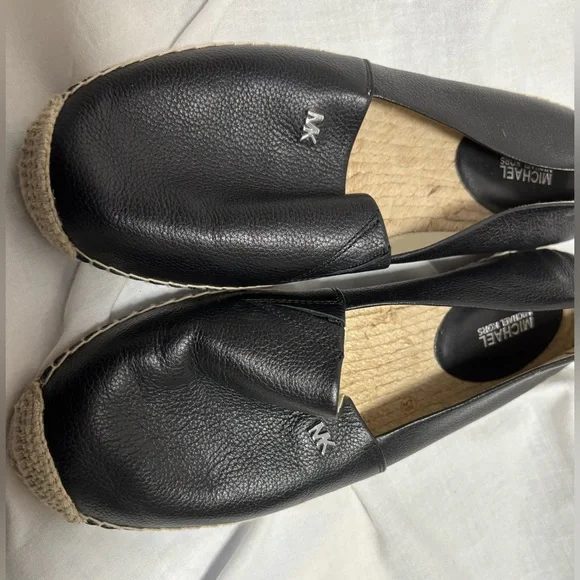 Michael Kors Black
Leather Espadrille
Slip-On Flats Size 9M - Picture 11 of 14